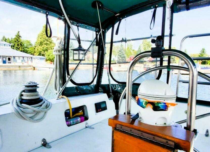 CAMARI 35ft Brewer Yacht For Sale