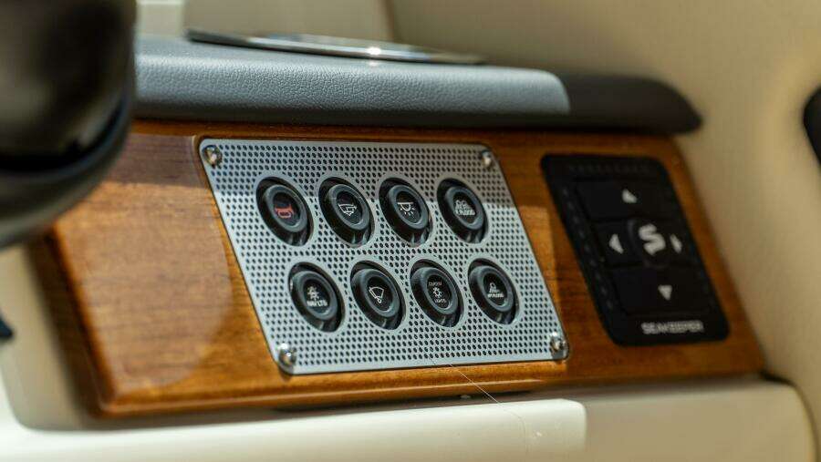 28 Calypso 28ft Chris Craft Yacht For Sale