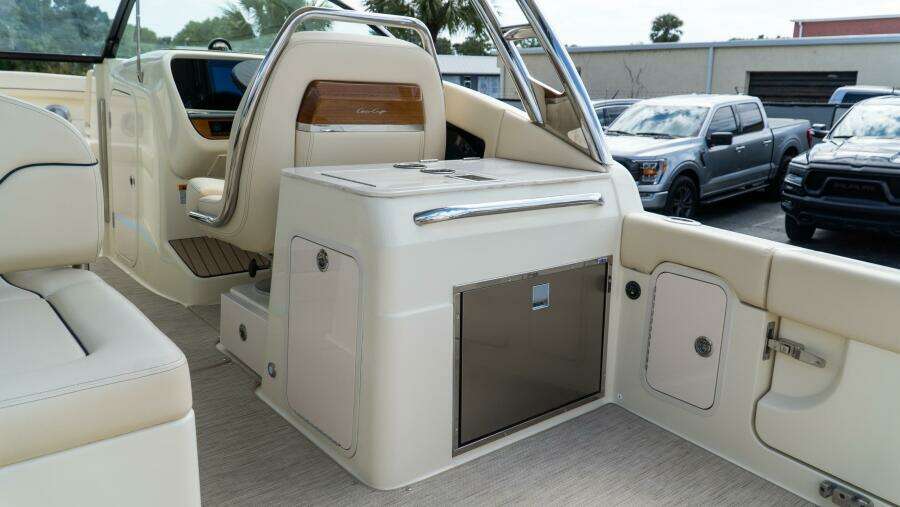 28 Calypso 28ft Chris Craft Yacht For Sale