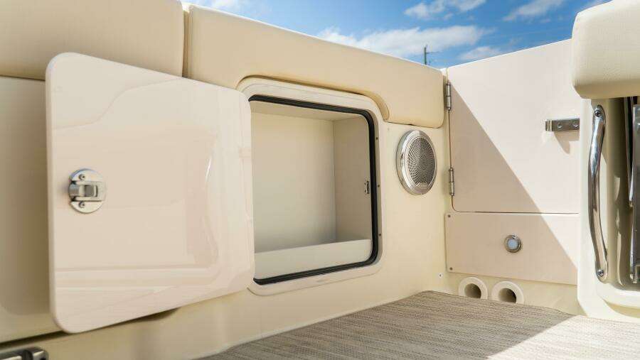 28 Calypso 28ft Chris Craft Yacht For Sale