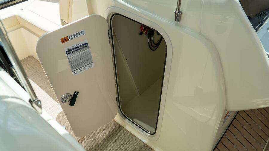 28 Calypso 28ft Chris Craft Yacht For Sale