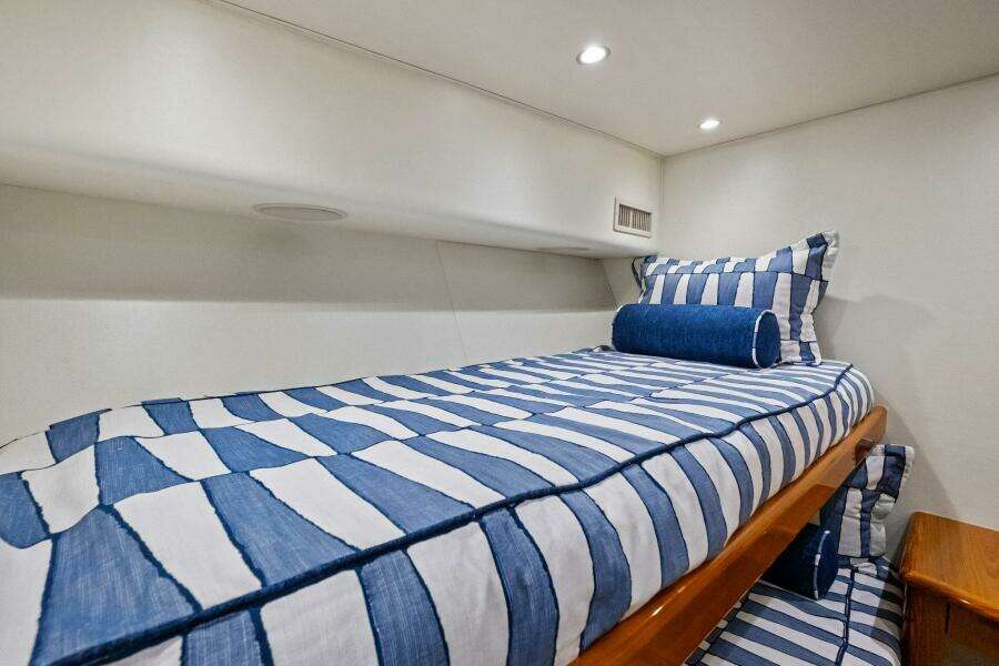 2012 82 Viking Convertible - Lady Di 2012 82 Viking Convertible - Lady Di