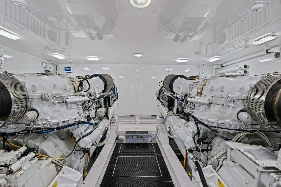 2012 82 Viking Convertible - Lady Di 2012 82 Viking Convertible - Lady Di