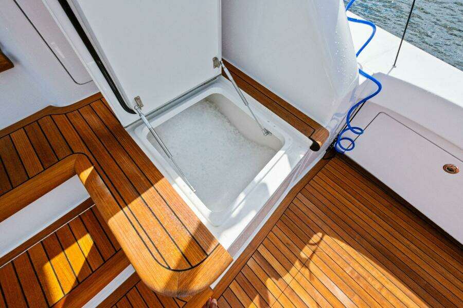 2012 82 Viking Convertible - Lady Di 2012 82 Viking Convertible - Lady Di