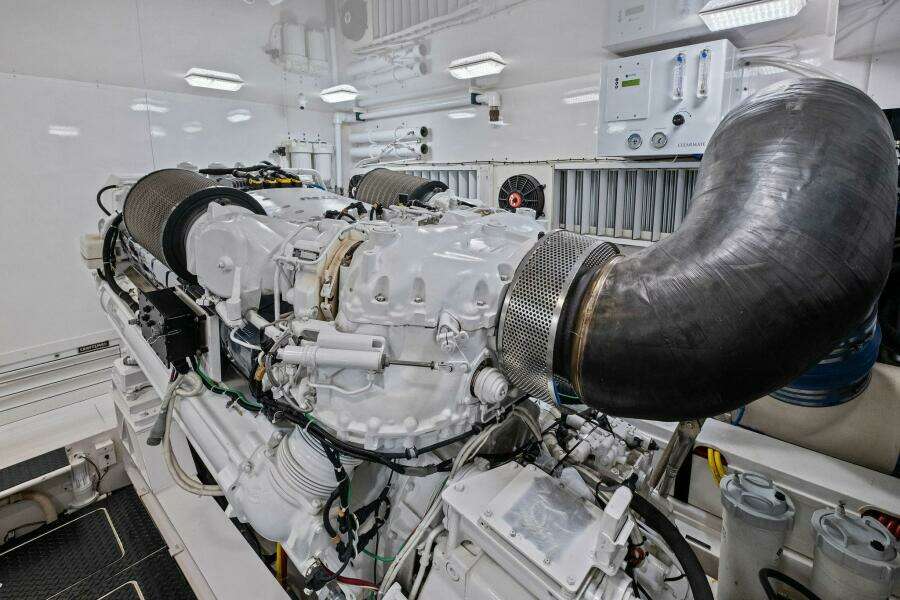 2012 82 Viking Convertible - Lady Di 2012 82 Viking Convertible - Lady Di