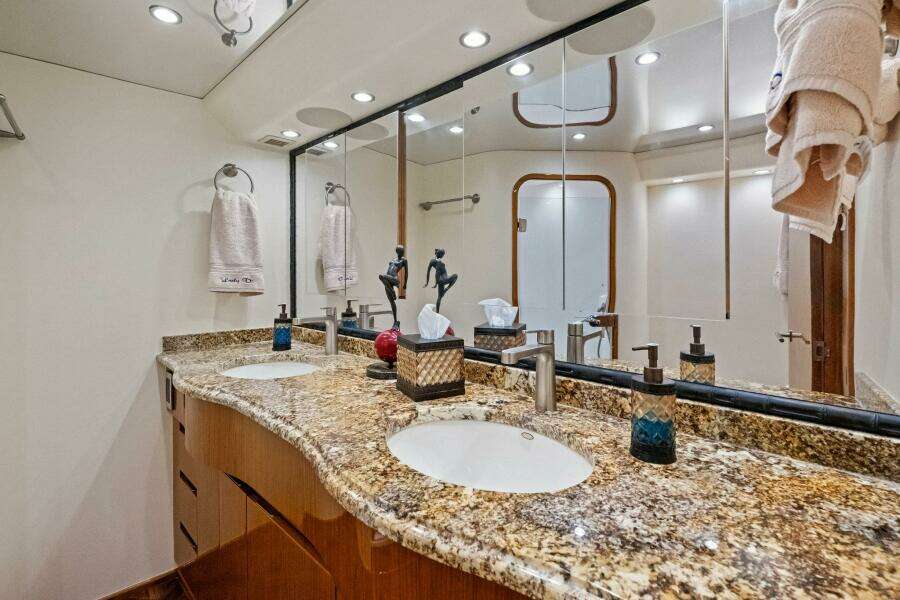 2012 82 Viking Convertible - Lady Di 2012 82 Viking Convertible - Lady Di