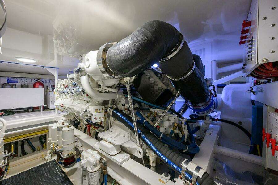 Viking 54 Day Sea - Engine Room