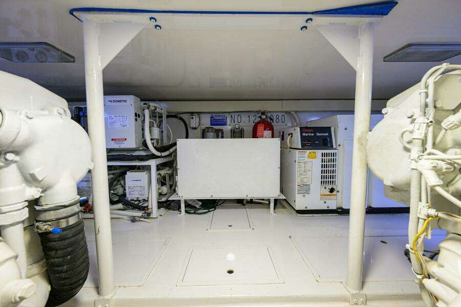 Viking 54 Day Sea - Engine Room