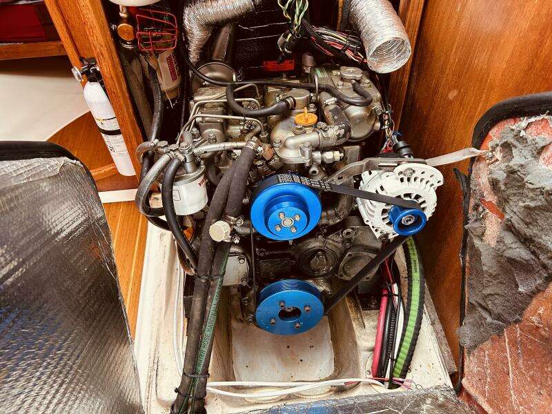 Happy Ours 38ft Hunter Yacht For Sale
