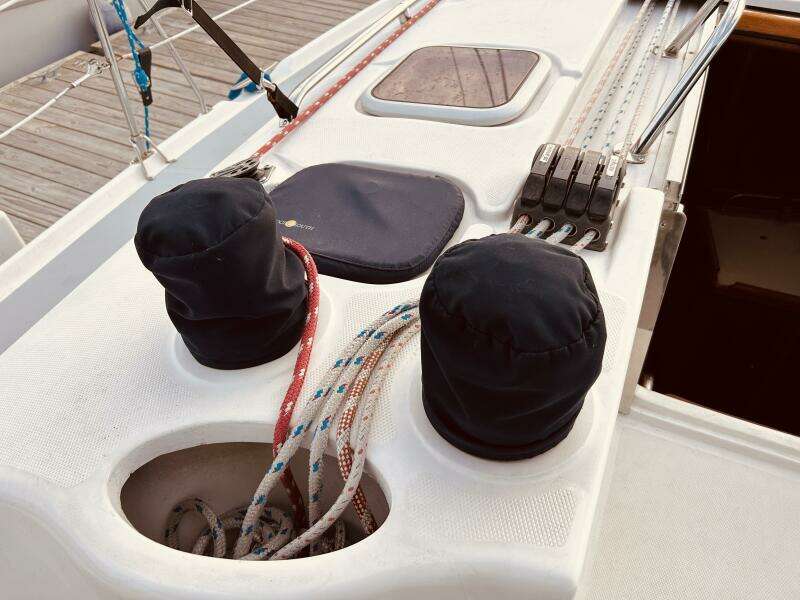 Happy Ours 38ft Hunter Yacht For Sale