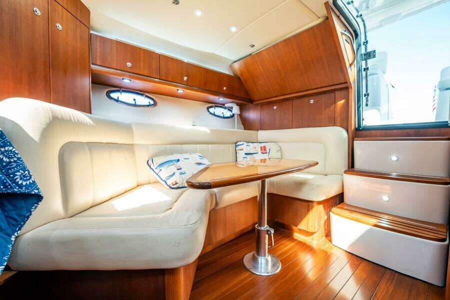 Maggie 32ft Tiara Yachts Yacht For Sale