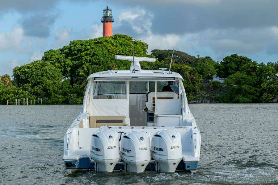 36ft Pursuit Yacht For Sale