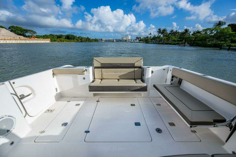 36ft Pursuit Yacht For Sale