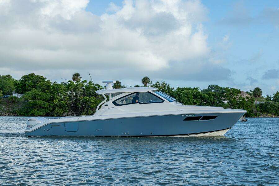 36ft Pursuit Yacht For Sale