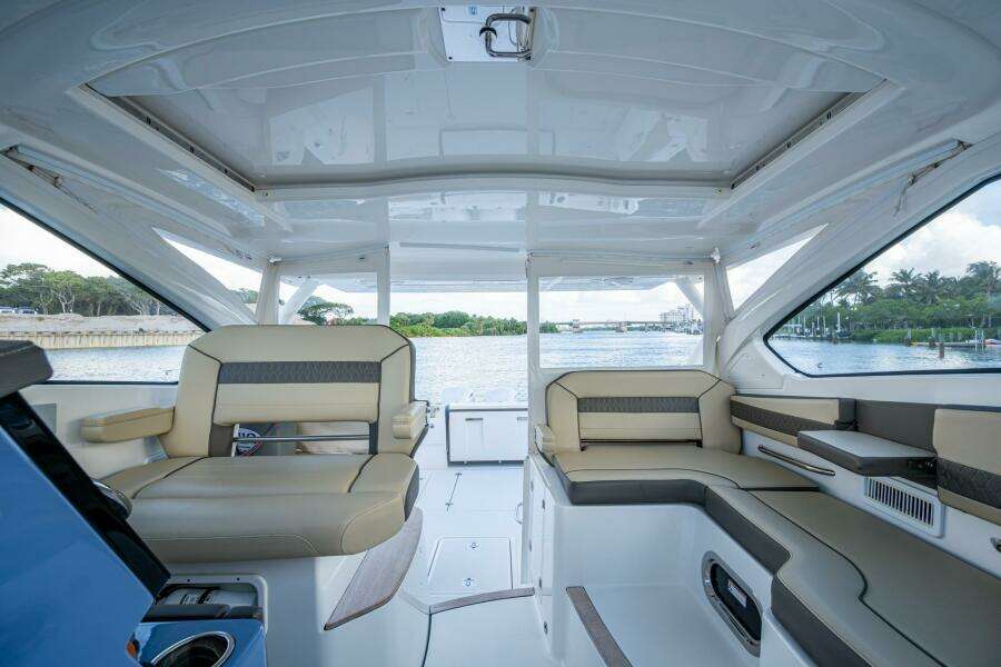 36ft Pursuit Yacht For Sale