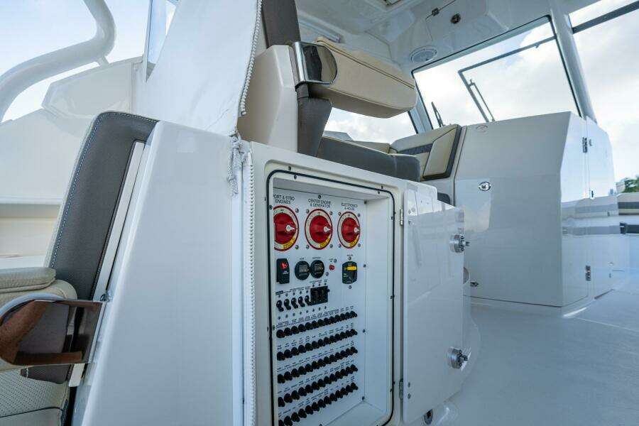 36ft Pursuit Yacht For Sale