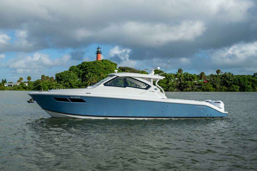 36ft Pursuit Yacht For Sale