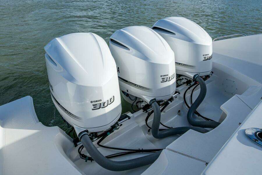 36ft Pursuit Yacht For Sale