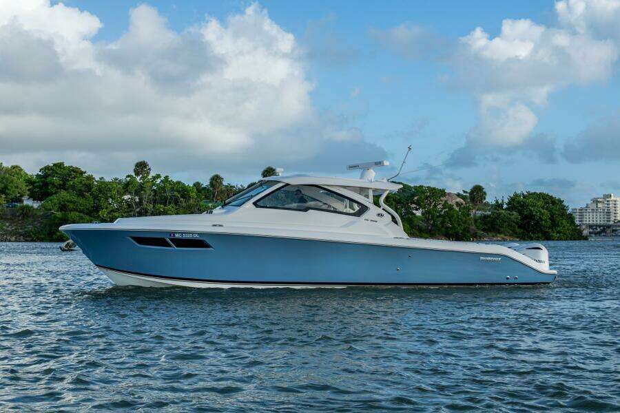 36ft Pursuit Yacht For Sale