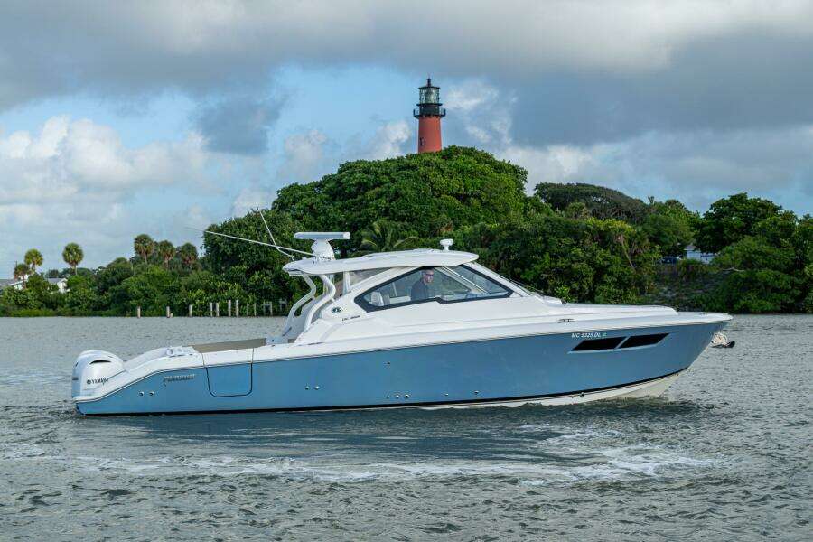 36ft Pursuit Yacht For Sale