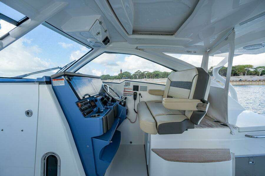36ft Pursuit Yacht For Sale