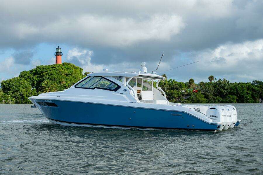 36ft Pursuit Yacht For Sale