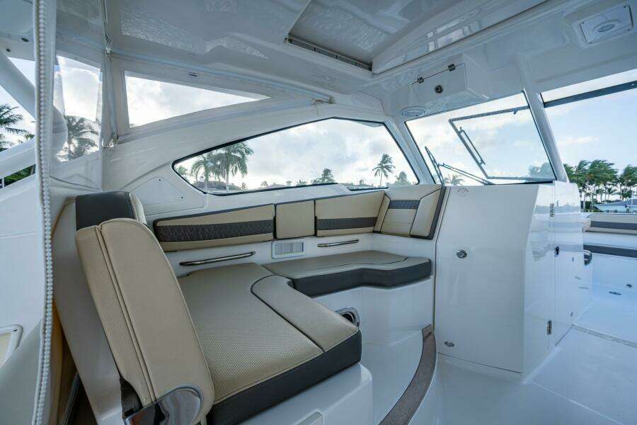 36ft Pursuit Yacht For Sale