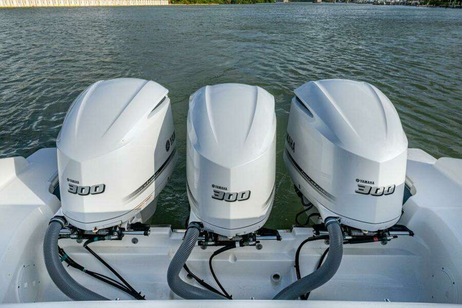 36ft Pursuit Yacht For Sale