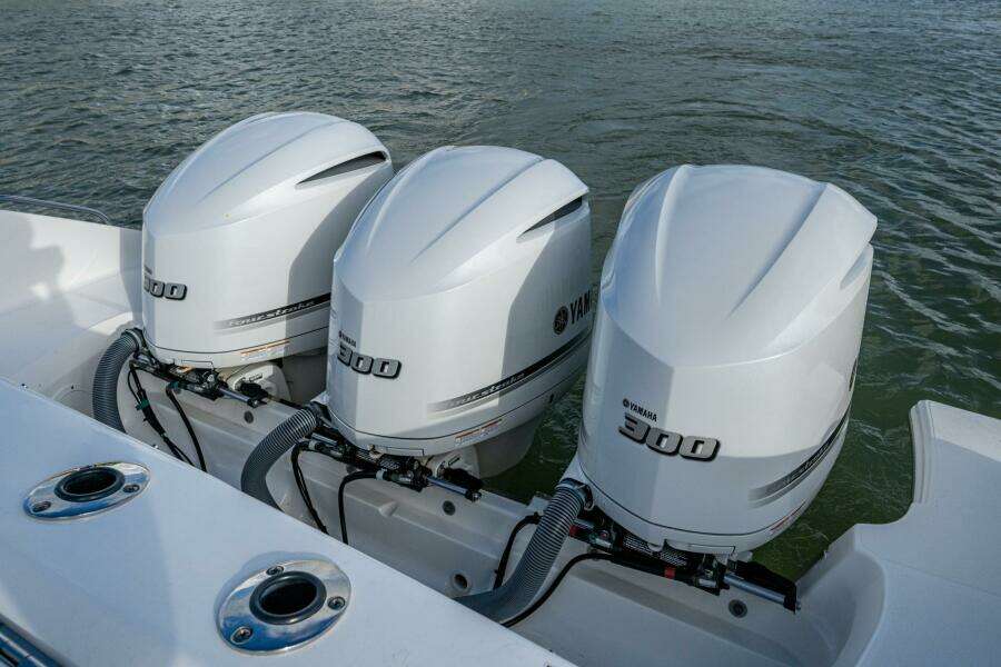 36ft Pursuit Yacht For Sale