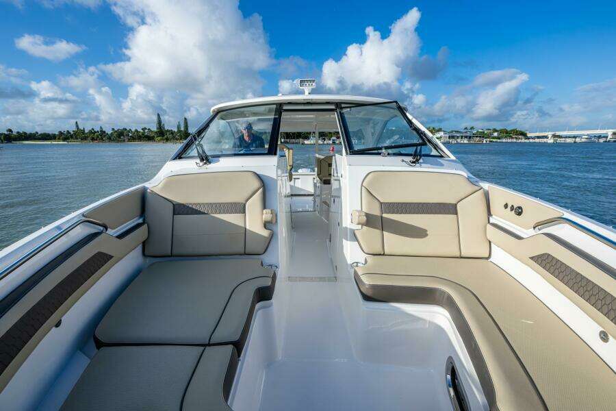36ft Pursuit Yacht For Sale