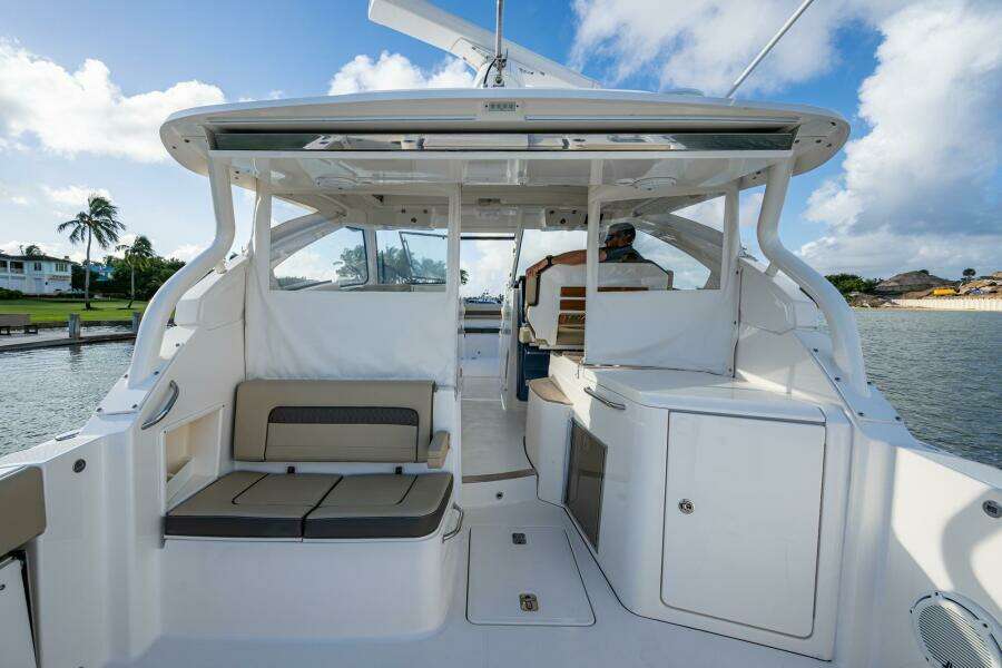 36ft Pursuit Yacht For Sale