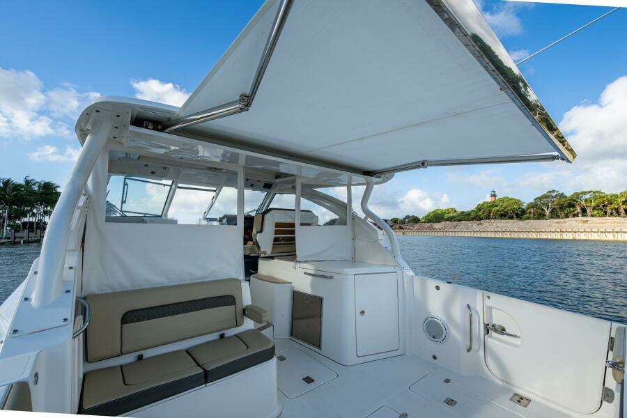 36ft Pursuit Yacht For Sale