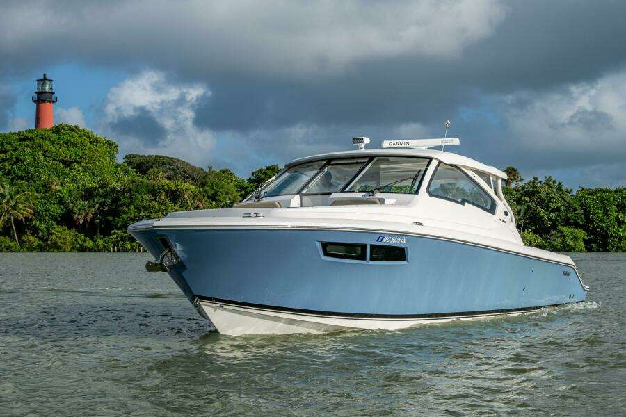 36ft Pursuit Yacht For Sale