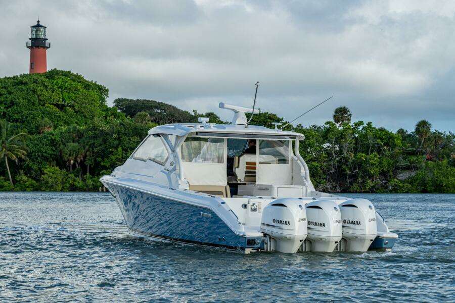 36ft Pursuit Yacht For Sale