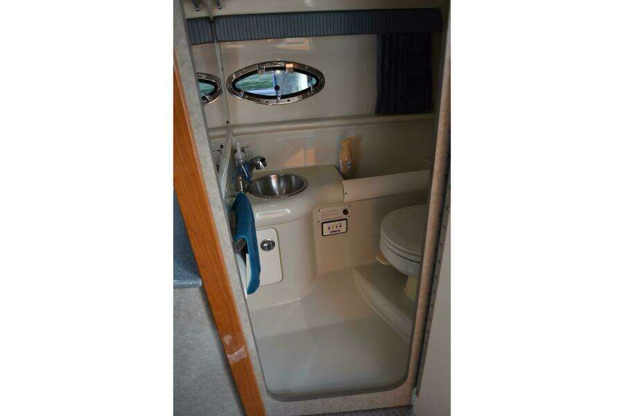 33ft Formula Yacht For Sale