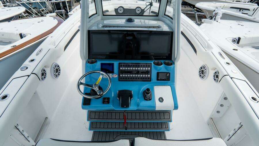 320 CC Adventure 32ft Tidewater Yacht For Sale