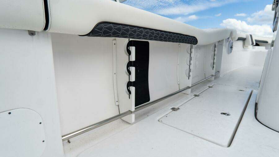 320 CC Adventure 32ft Tidewater Yacht For Sale