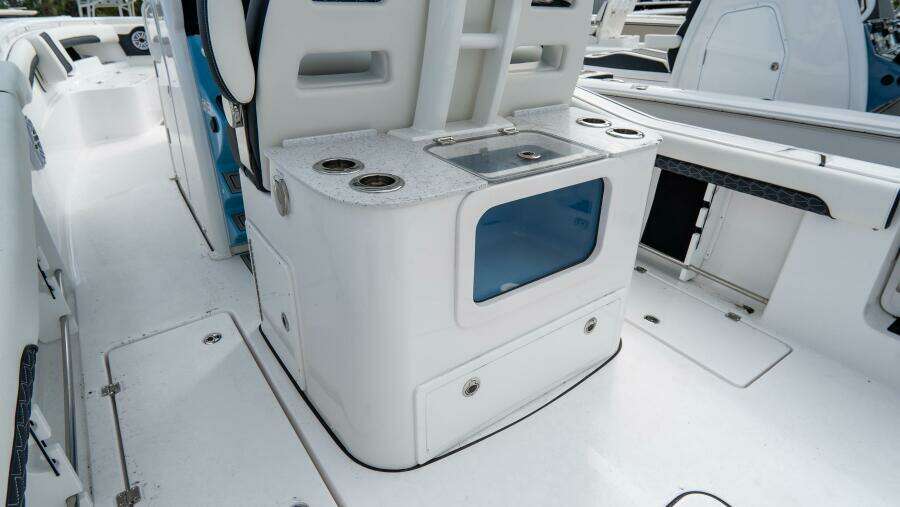 320 CC Adventure 32ft Tidewater Yacht For Sale