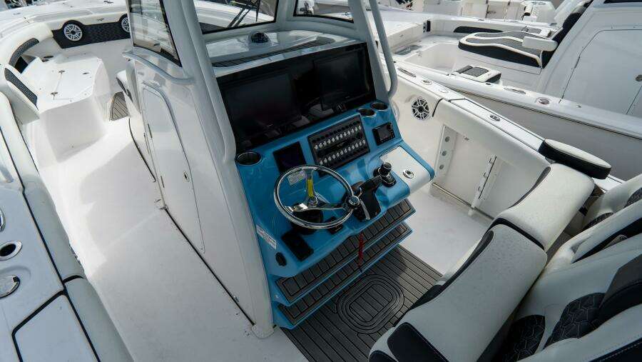 320 CC Adventure 32ft Tidewater Yacht For Sale