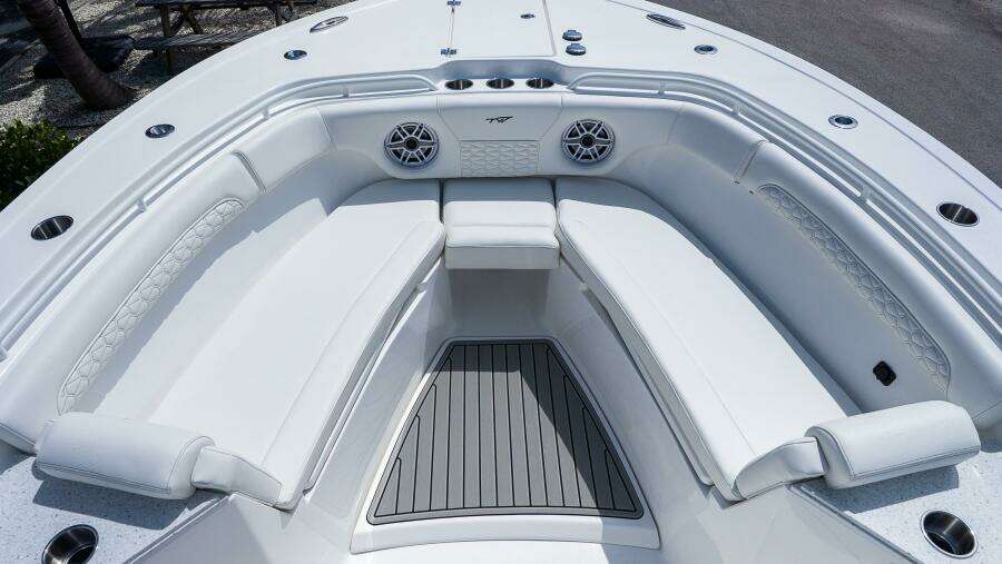 282 CC Adventure 28ft Tidewater Yacht For Sale