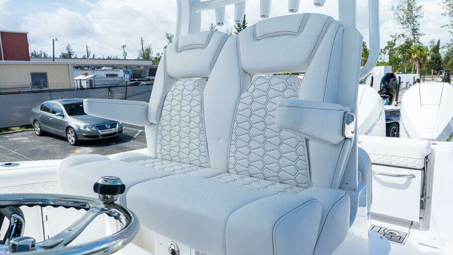 282 CC Adventure 28ft Tidewater Yacht For Sale