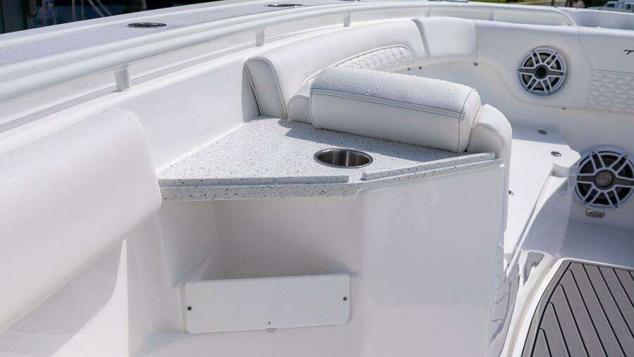 282 CC Adventure 28ft Tidewater Yacht For Sale