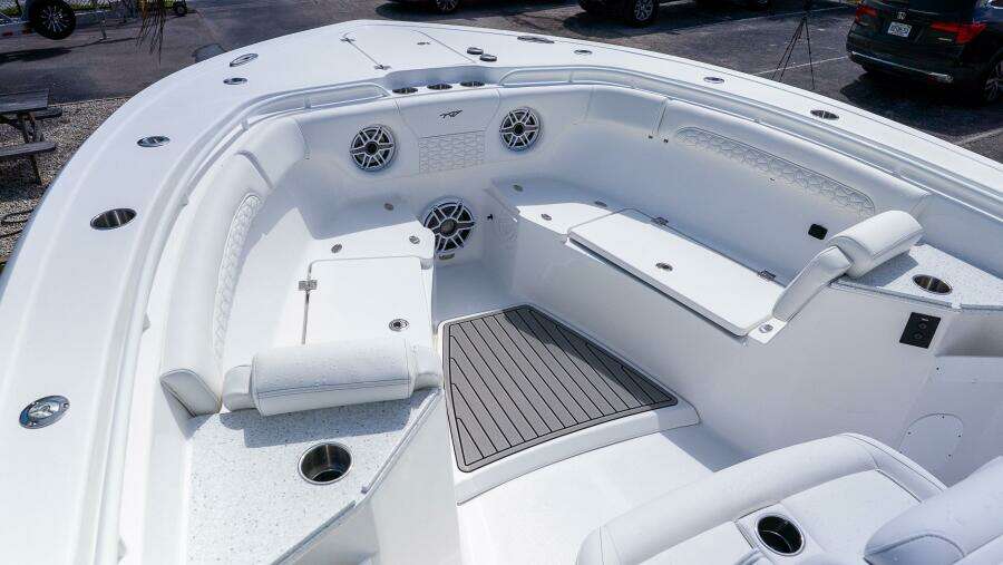 282 CC Adventure 28ft Tidewater Yacht For Sale
