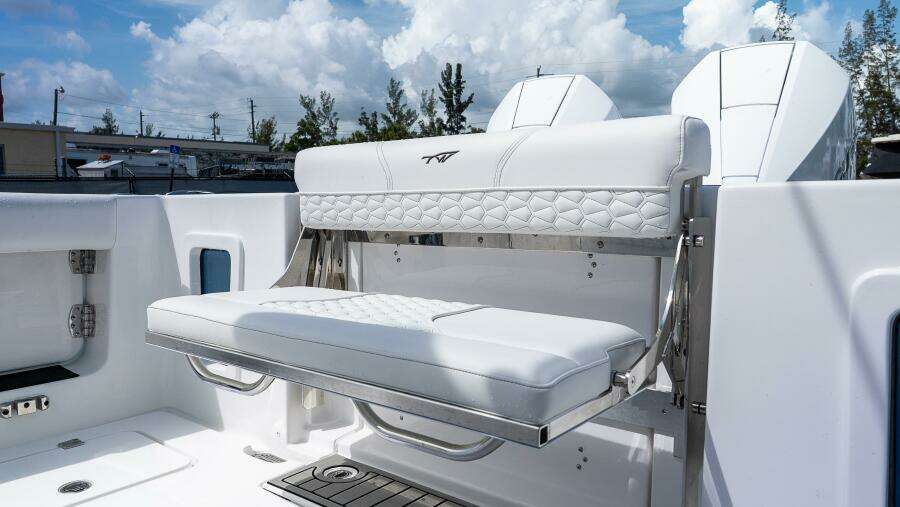 282 CC Adventure 28ft Tidewater Yacht For Sale