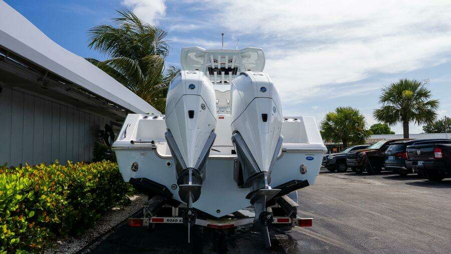 282 CC Adventure 28ft Tidewater Yacht For Sale