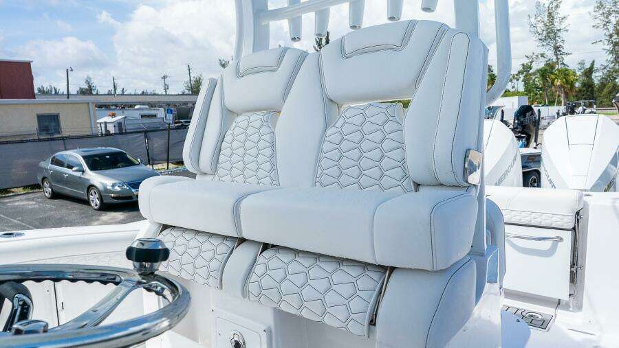 282 CC Adventure 28ft Tidewater Yacht For Sale