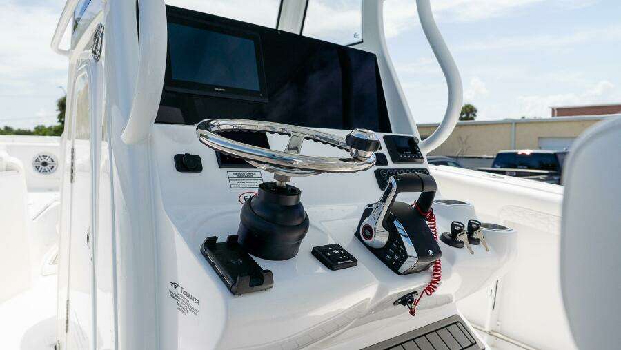 282 CC Adventure 28ft Tidewater Yacht For Sale