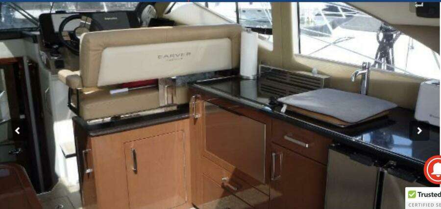 37ft Carver Yacht For Sale