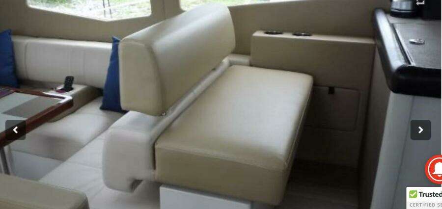37ft Carver Yacht For Sale