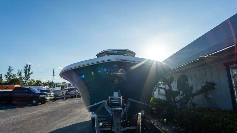 272 CC Adventure 27ft Tidewater Yacht For Sale